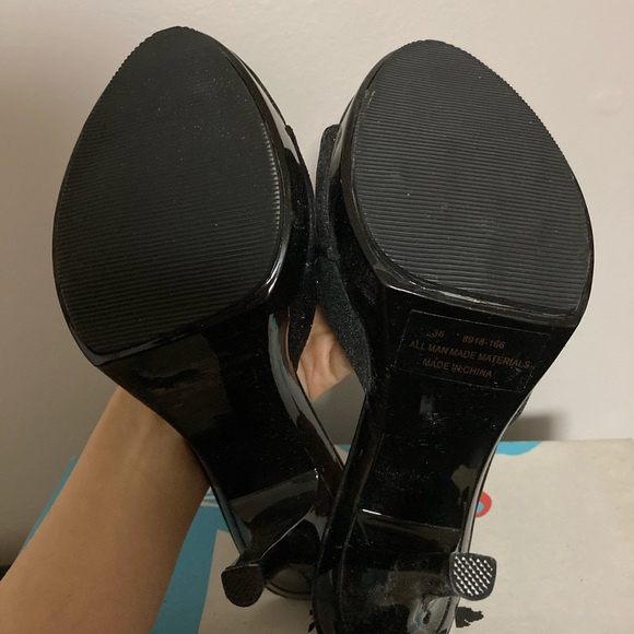 NWB Taxi Black Slip On Stilettos - Size 6 - Picture 2 of 6